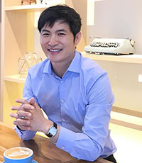 Headshot of Anderson S. Yoon, DSW'13